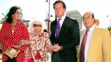 Desempolvamos el espectacular álbum de fotografías de famosos de la Feria de Jerez: de la Infanta Elena a Genoveva Casanova