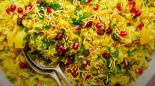 क्या पोहा बढ़ाता है ब्लड शुगर? शेफ संजीव कपूर के बयान से छिड़ी बहस