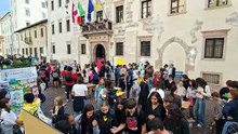 Cuore solidale in piazza a Trento (Daniele Panato)