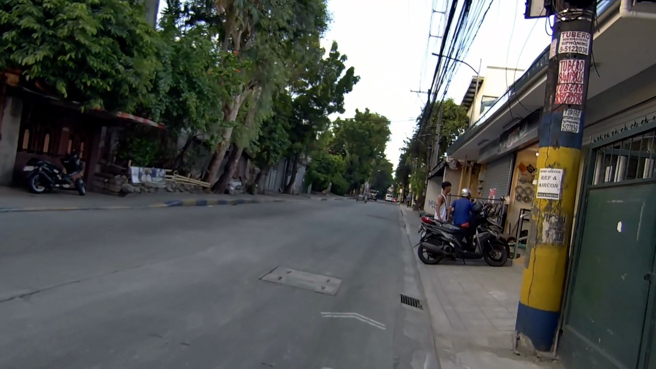 Easy Driving on Primo Cruz Street in Mandaluyong City in the Philippines