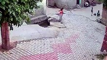 Marbles game turns into full-on street chaos between kids
