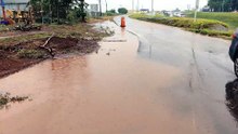 Novo alagamento gera transtornos entre a marginal da BR-467 e a Avenida Barão do Rio Branco