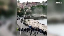 Napoli, l'arrivo di papa Leone in elicottero