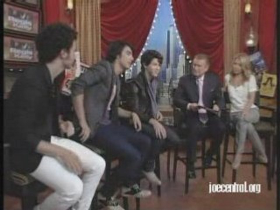 Jonas Brothers on LIVE