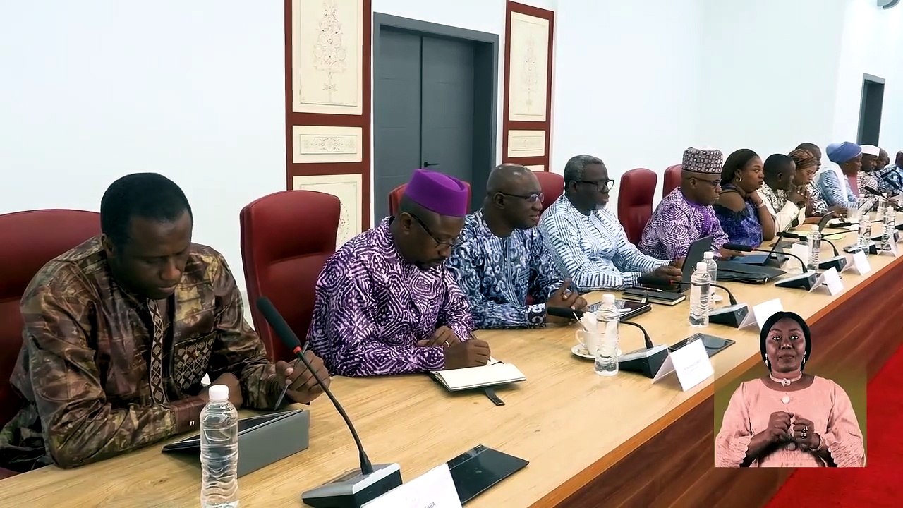 Quand Doumbouya sillonne Conakry à bord d’un véhicule banalisé (Conseil des ministres)
