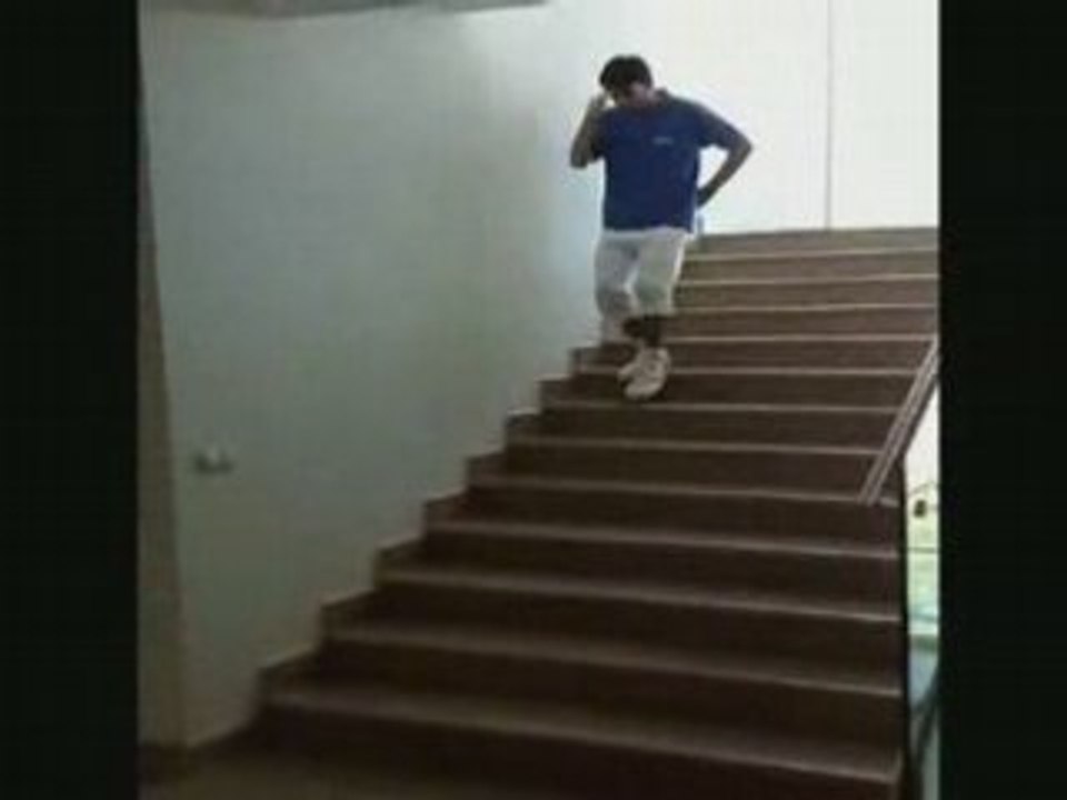 Descendre-escalier-glissade