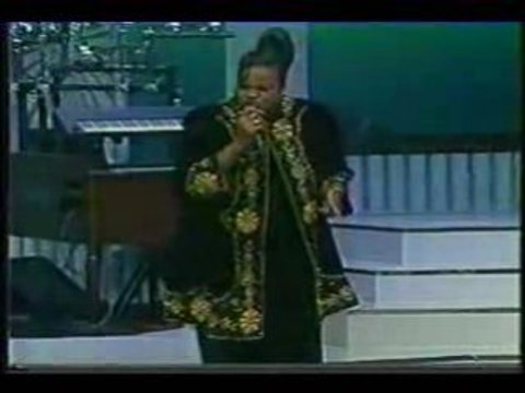 The Clark Sisters - Looking For A Miracle