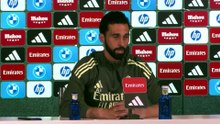Arbeloa comparece en rueda de prensa tras la pelea y antes de enfrentarse al Barcelona