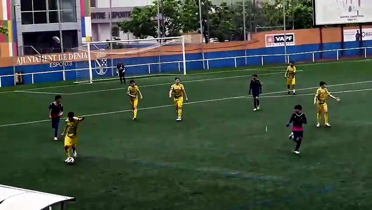Aguacero sobre el estadio del Dénia (II)