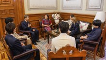 BTSがメキシコ大統領と面会、5万人超のファンが詰めかける