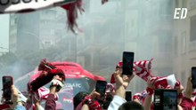 El recibimiento de la afición del Sevilla antes de la 'final' ante el Espanyol