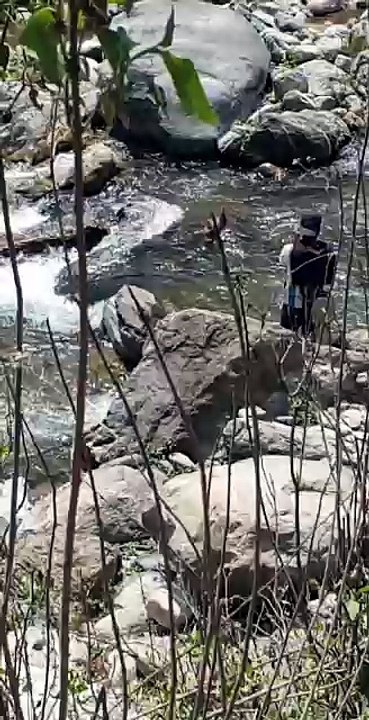 cast net fishing in Nepal |