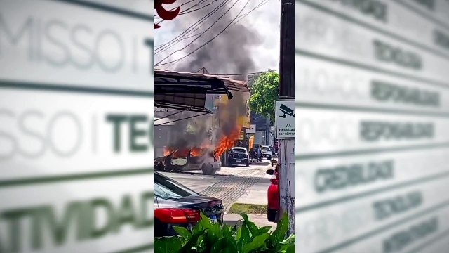VEÍCULO EM CHAMAS - NA SENADOR LEMOS NO BAIRRO DA SACRAMENTA EM BELÉM
