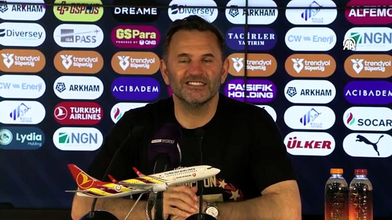Basın toplantısında Okan Buruk'a şok