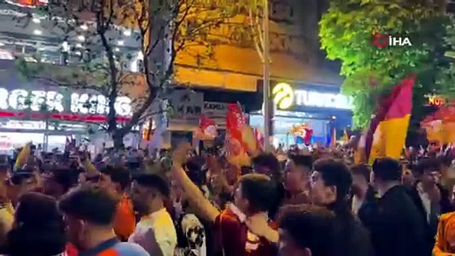 Çorum’da Galatasaray taraftarlar sokakları bayram yerine çevirdi | Ajansspor | IHA
