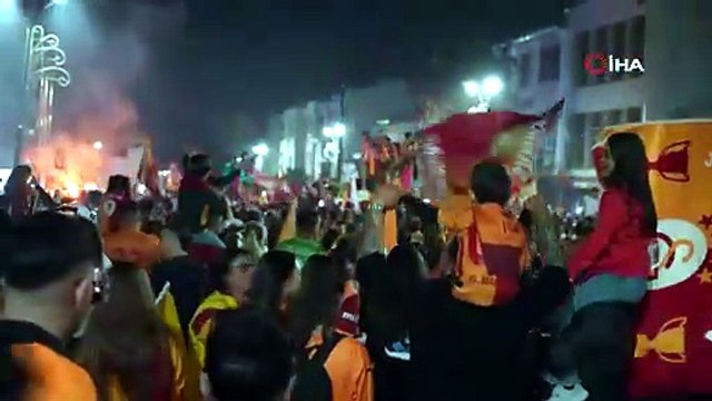 Edirne’de Galatasaraylı taraftarlardan meşaleli şampiyonluk kutlaması | Ajansspor | IHA