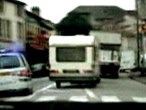 SETH GUEKO COURSE POURSUITE POLICE-CARAVANE NEOCHROME