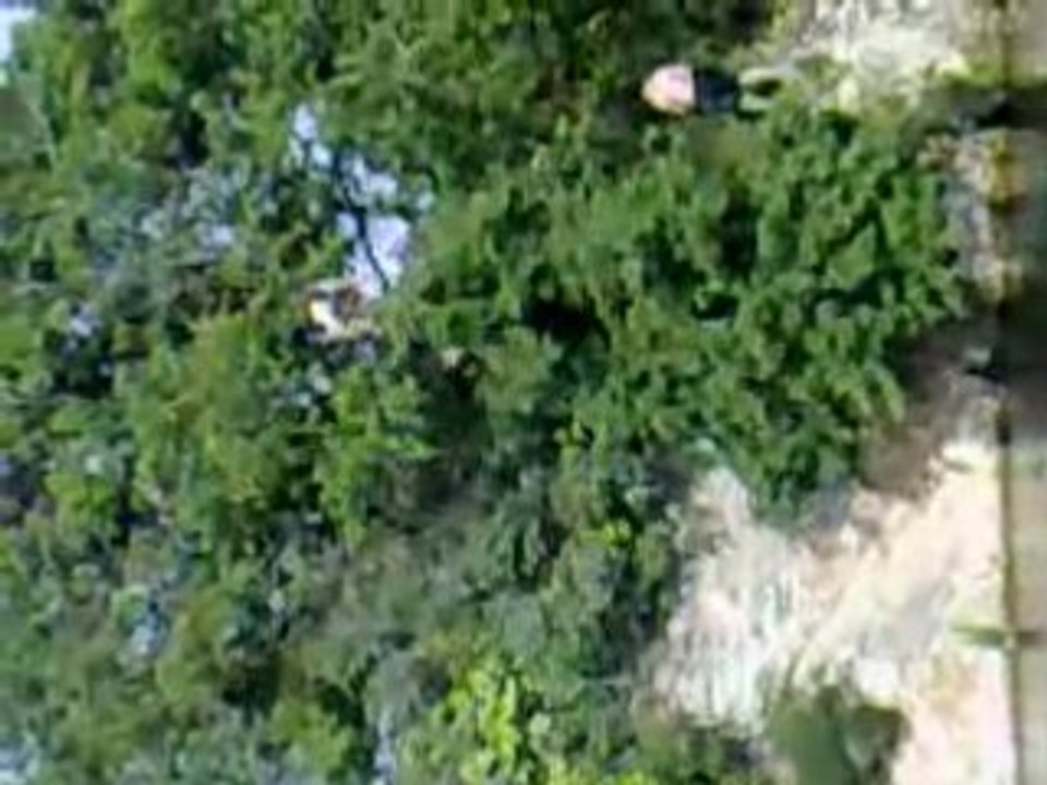 saut a la carrière avec les gars de la classe