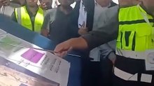 كامل الوزير يوبخ المهندس
