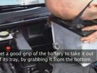 Come sostituire la batteria auto