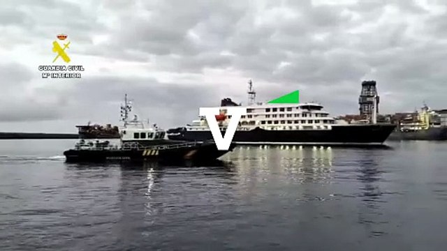 Imágenes del MV HONDIUS, fondeado en el puerto de Granadilla, en Tenerife.