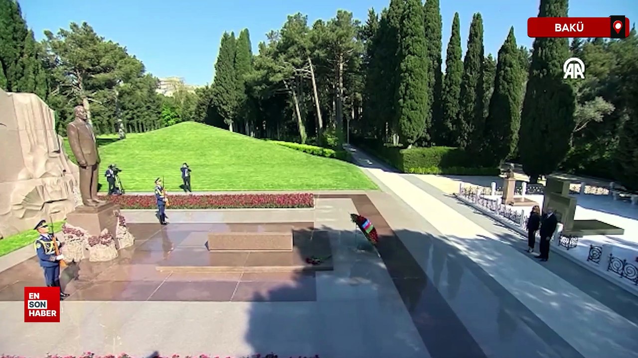 Haydar Aliyev doğumunun 103. yılında Bakü’de anıldı