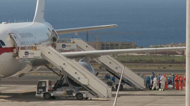 Los 14 pasajeros españoles del ‘MV Hondius’ ya están en avión que les llevará a Torrejón de Ardoz