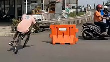 Bicycle 🚲 artist funny comedy prank #comedy #funny
