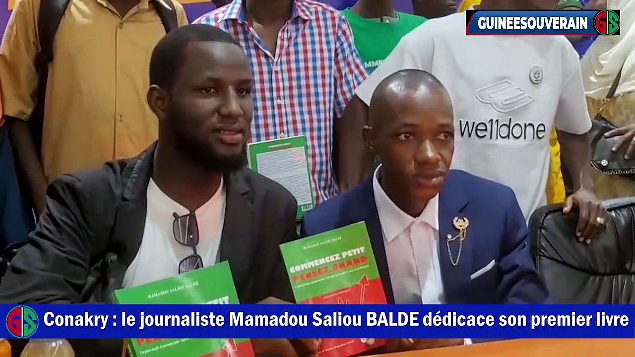 Le journaliste Mamadou Saliou BALDE dédicace son livre
