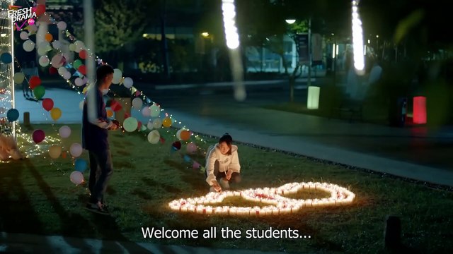 Love at first sight! CEO is enchanted by a girl selling water for her tuition