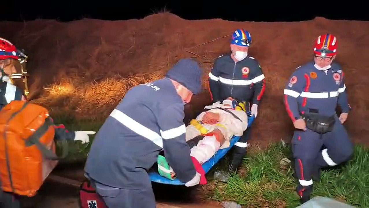 Colisão entre 3 veículos e 7 pessoas deixa feridos na PR-468, entre Umuarama e Mariluz