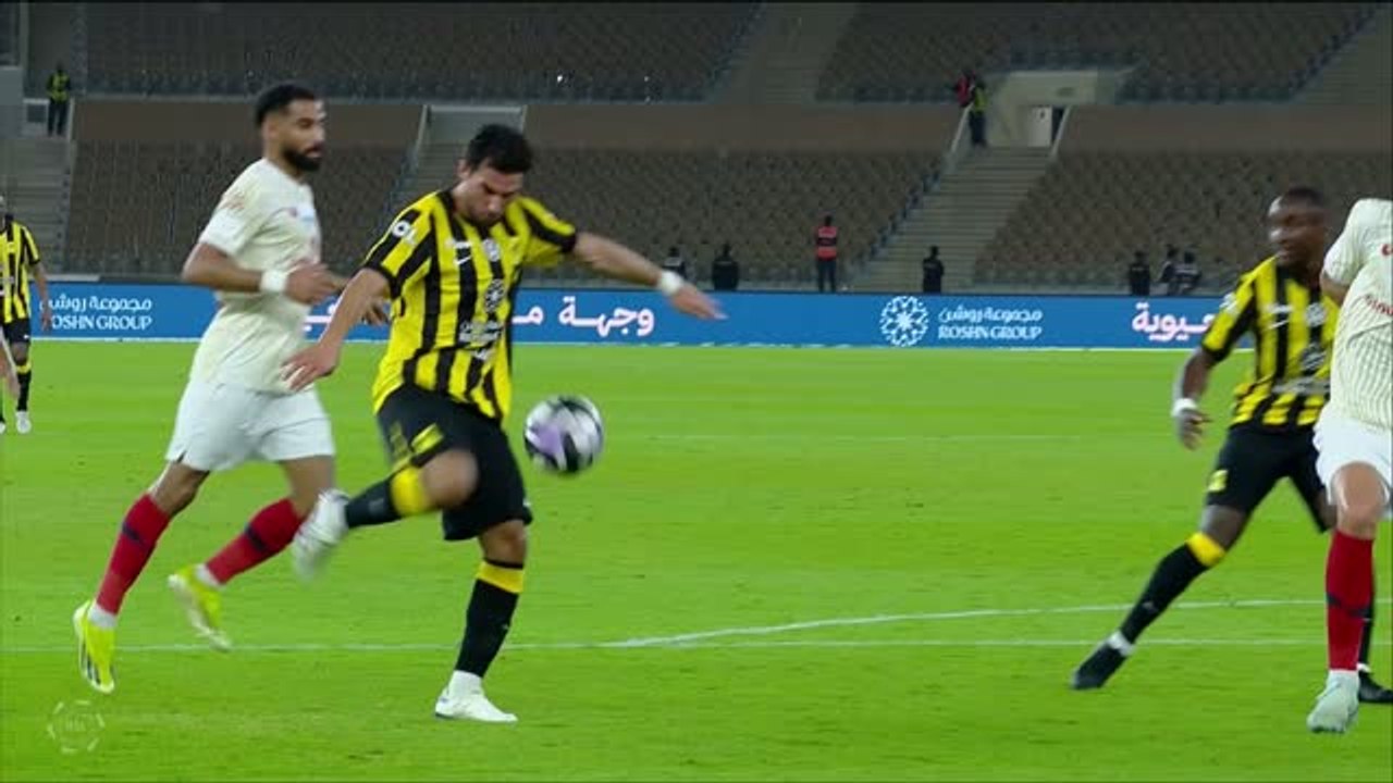 Aouar volley sends Al Ittihad on way to vital win
