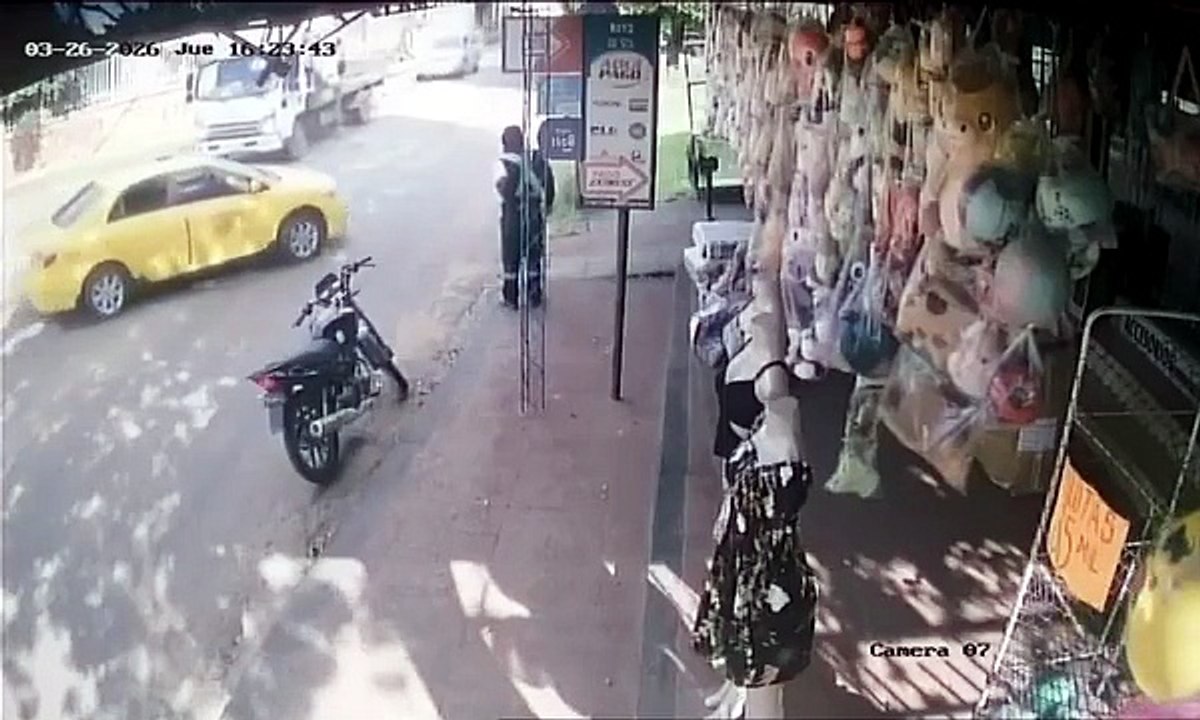 #Thief Pleads For His #Life After Picking The Wrong #Business Owner.