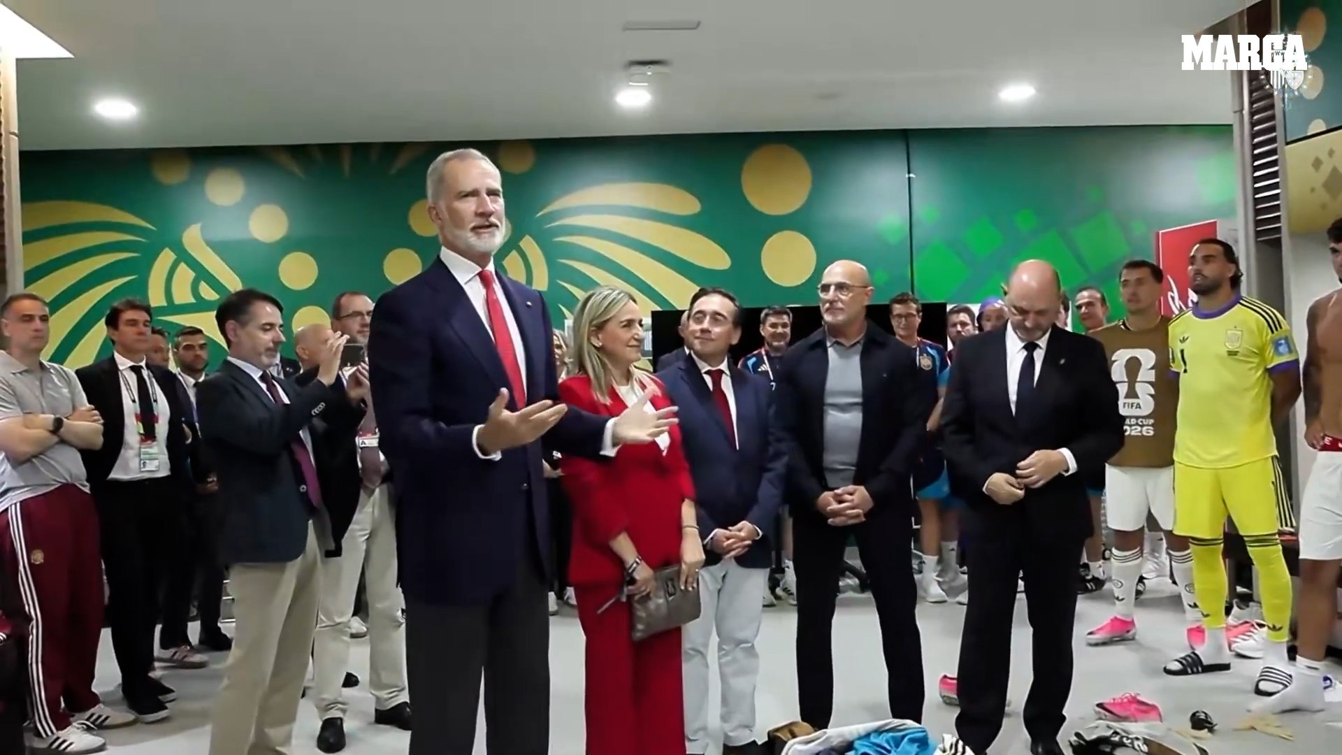 Felipe VI en el vestuario de la Selección: "Ha sido un partido leñero"