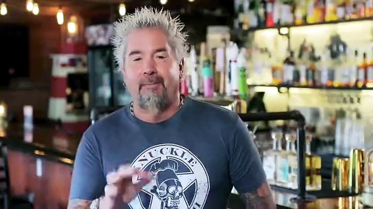 Diners, Drive-Ins and Dives - S55 E07 - Triple D Nation: Recipes 'Round the World