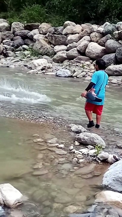 cast net fishing in Nepal |