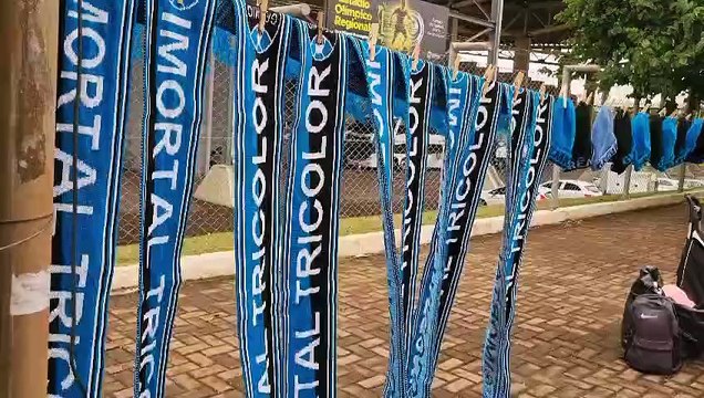Comércio ambulante movimenta entorno do Estádio Olímpico Regional para FC Cascavel x Grêmio