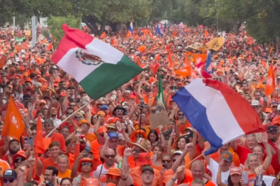 Los aficionados de Países Bajos se rinden al ambiente mundialista de México