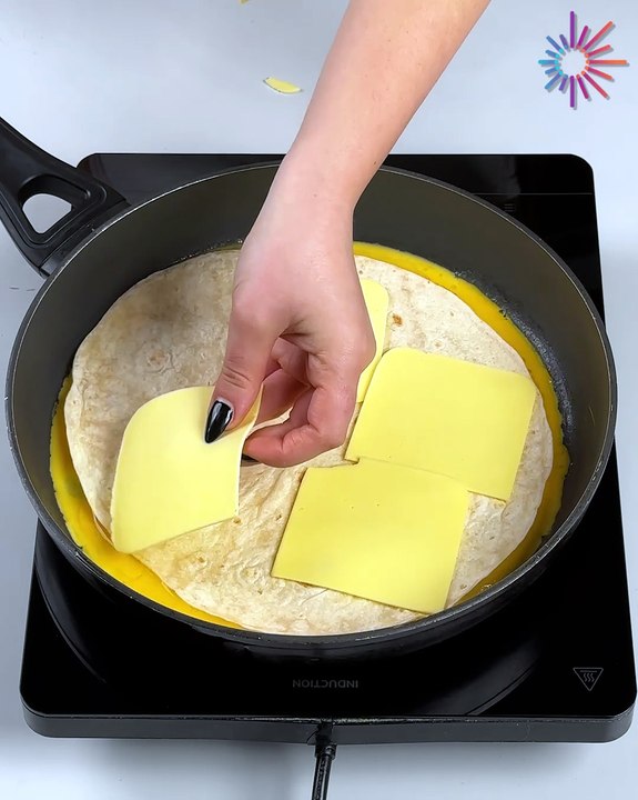 This tortilla trick is too good 🥚