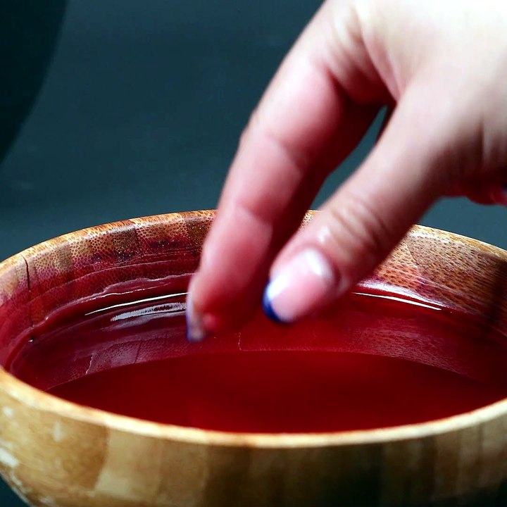 Melting candle wax for a unique floral DIY project 😍