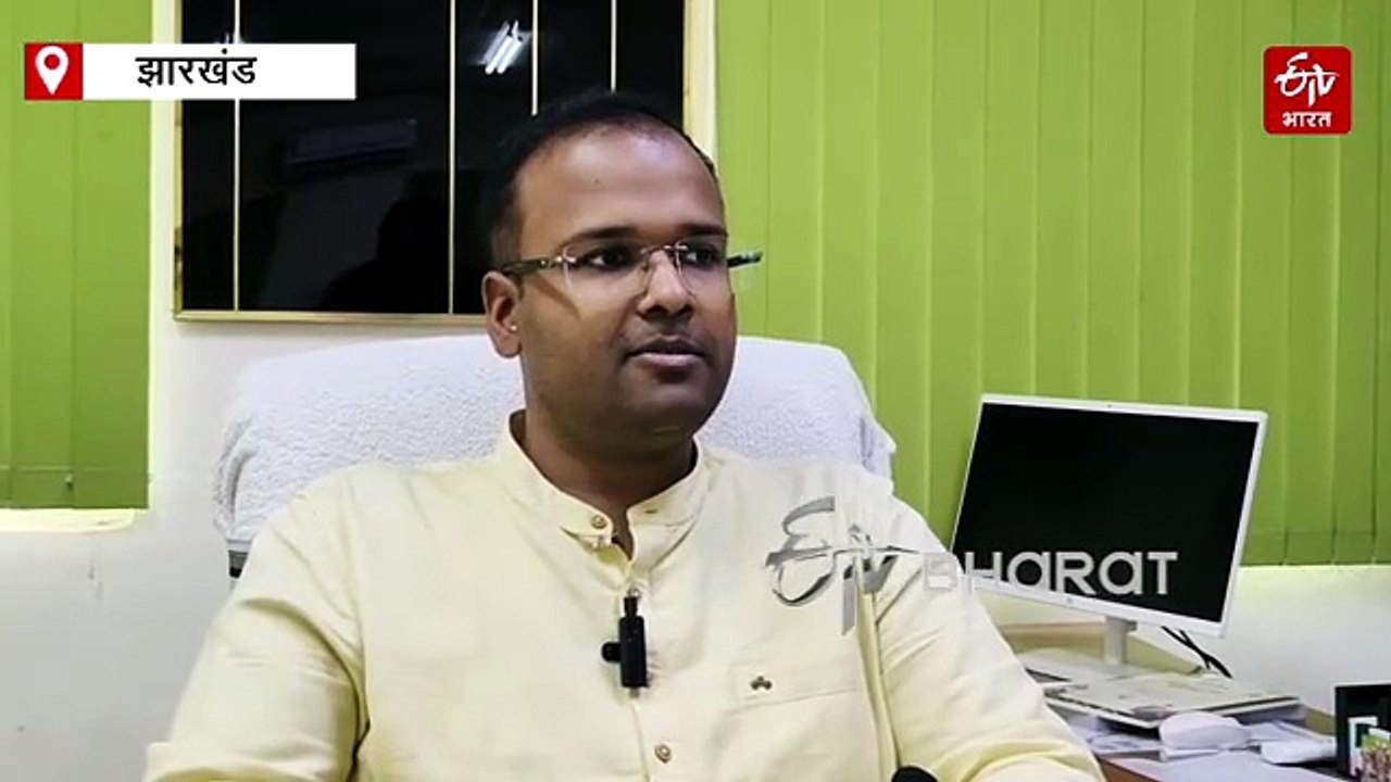 टाटानगर रेलवे स्टेशन के कर्मचारियों को टॉर्च और छड़ी के साथ ड्यूटी करने की सलाह, जानिए आखिर क्या है माजरा