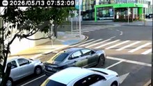 Câmeras flagram queda de moto na Rua São Paulo em Cascavel
