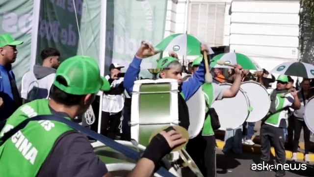 Argentina, in migliaia protestano contri i tagli alle università