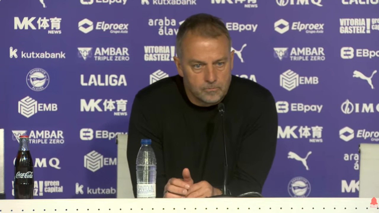 Hansi Flick press conference after Alavés vs Ba...
