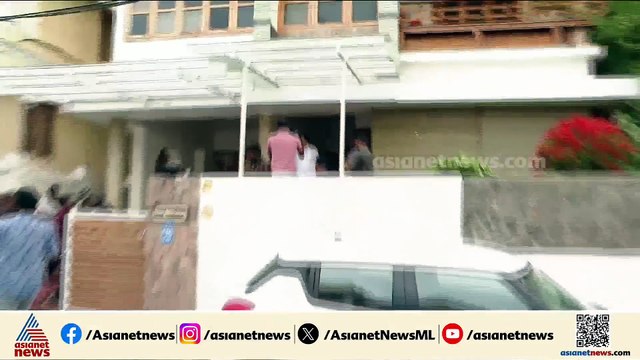 മൂന്ന് നാല് ദിവസമായി നിങ്ങളെ കാണാത്ത വിഷമമുണ്ട്; മാധ്യമ പ്രവർത്തകരോട് കുശലാന്വേഷണം നടത്തി ചെന്നിത്തല
