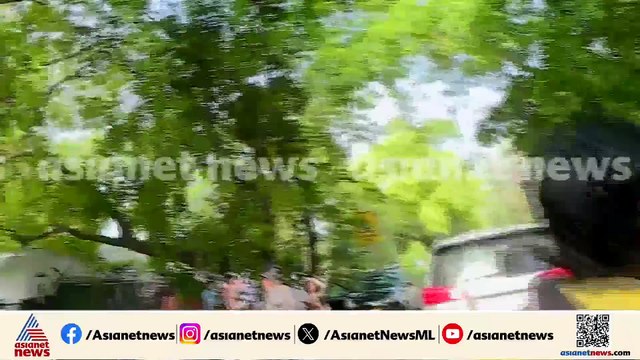 ധൃതിയിൽ വസതിയിൽ നിന്ന് യാത്ര തിരിച്ച് കെസി വേണു​ഗോപാൽ; മാധ്യമങ്ങളോട് പ്രതികരിച്ചില്ല