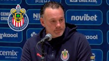 Gabriel Milito evita hablar del arbitraje tras el empate de Chivas ante Cruz Azul: "No va a modificar nada"