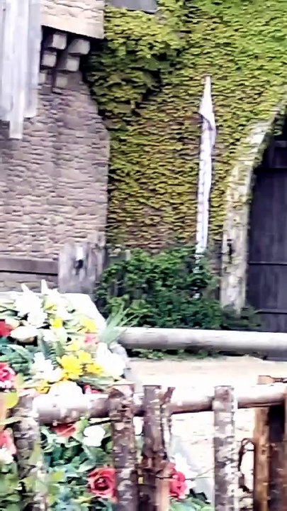 Le Puy du Fou extrait du spectacle Le secret de la lance (1)