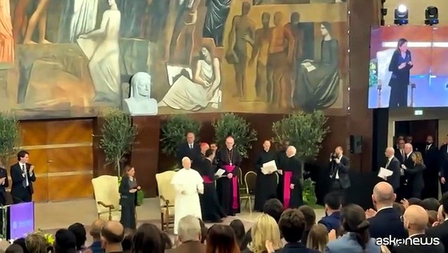 Discorso del Papa alla Sapienza, standing ovation e lunghi applausi