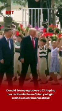 👧🧒 Niños chinos fueron captados saltando y agitando flores, así como banderas de Estados Unidos y China, durante la ceremonia de bienvenida a Donald Trump en Pekín, donde caminó junto al presidente Xi Jinping.